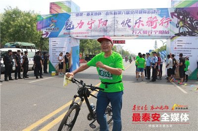 炎热挡不住健身,最美莫过于运动